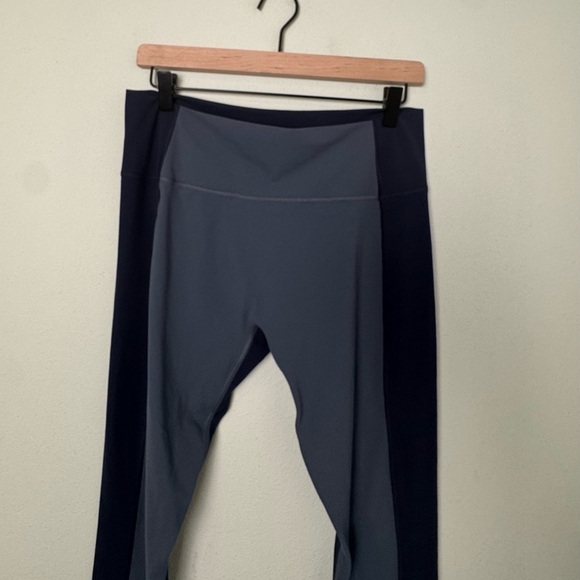 Athleta Transcend Colorblock 7/8 Tight - Picture 7 of 15